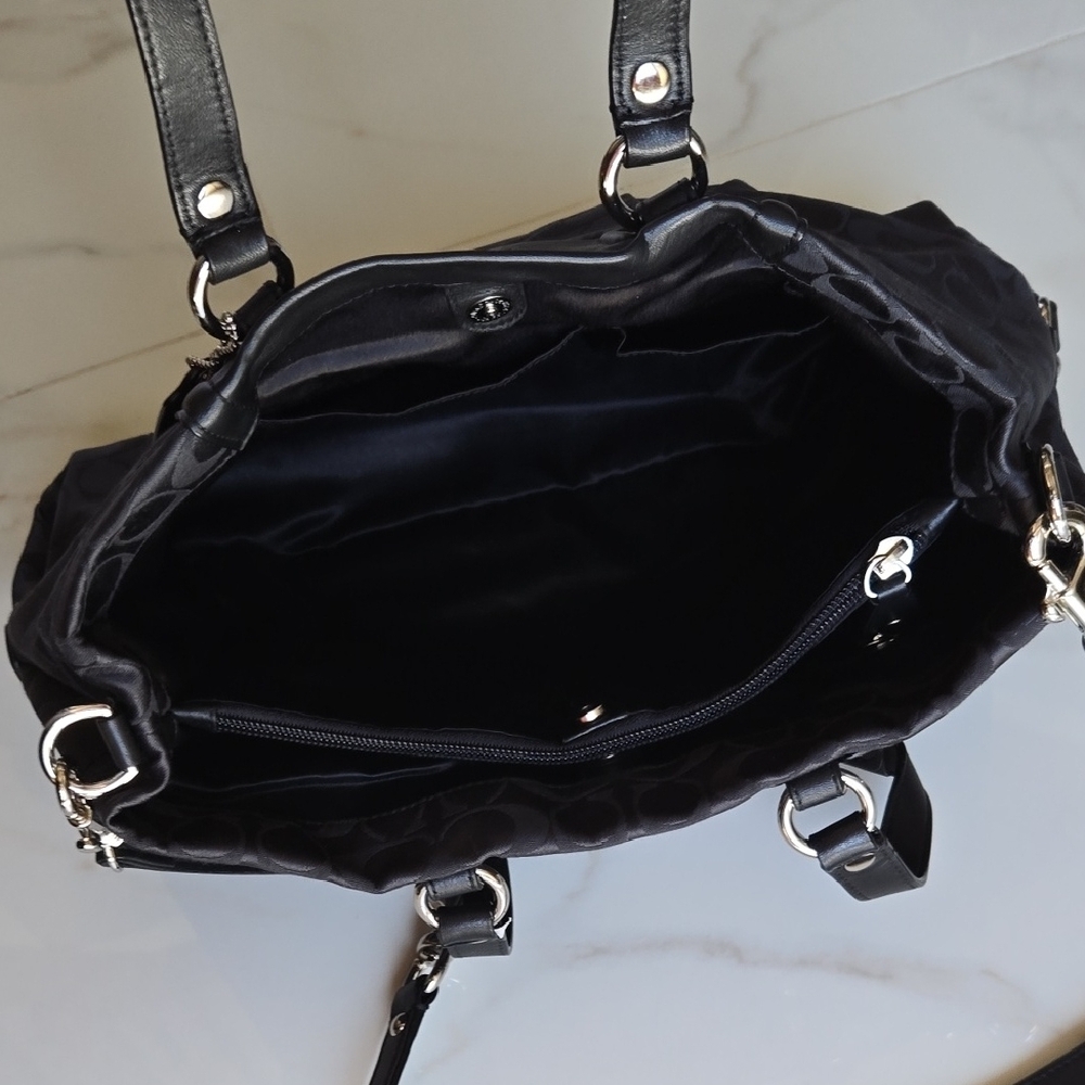 Coach Black Bag And Gray Wristlet - Picture 10 of 16